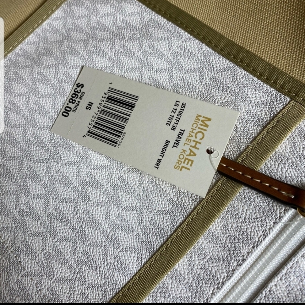 Sale!!🔥😍🥰Michael Kors LARGE LOGO PRINT TOTE - Picture 7 of 8